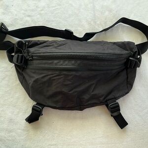 Black Belt Bag / Crossbody — SHU — Waterproof — Minimalist & Ergonomic